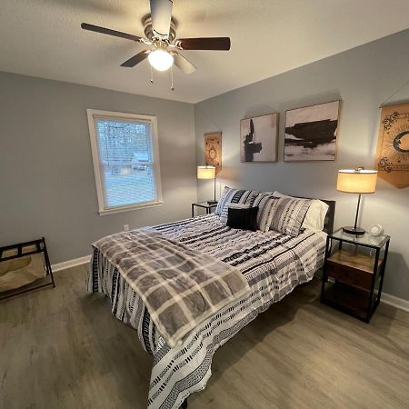 Remodeled Cottage With Sunroom Manchester Exterior foto